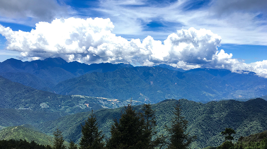 雪山東峰